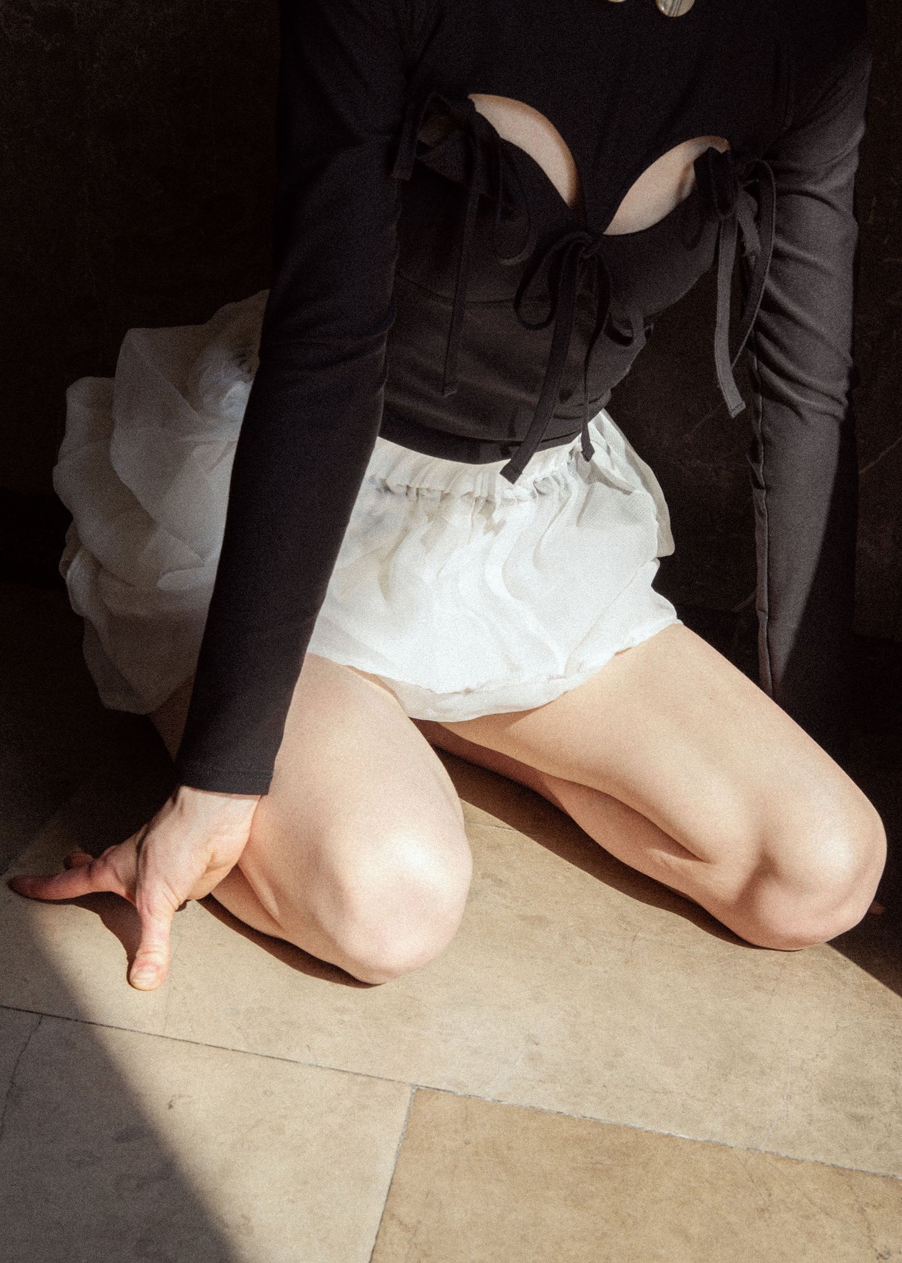 NURA tie-up nursing top with long sleeves